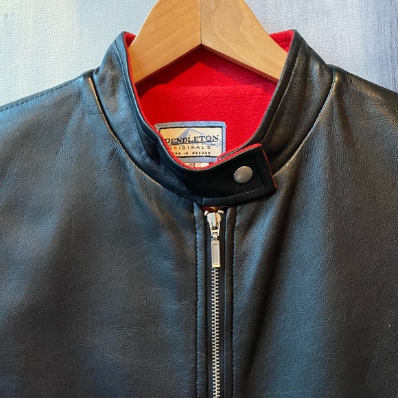 Pendleton Black Leather Vest with Red Fleece Lining Sz Small Mint Condition - Picture 3 of 10